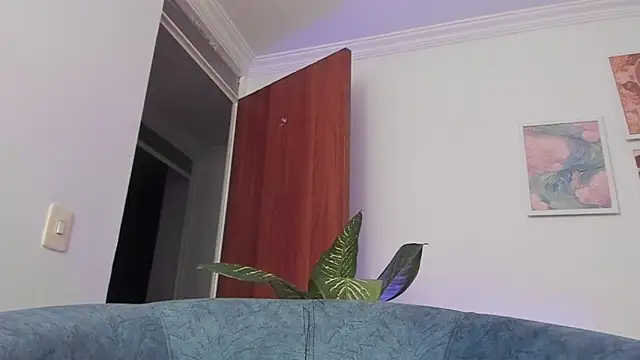 canelleGarces: онлайн-секс-чат