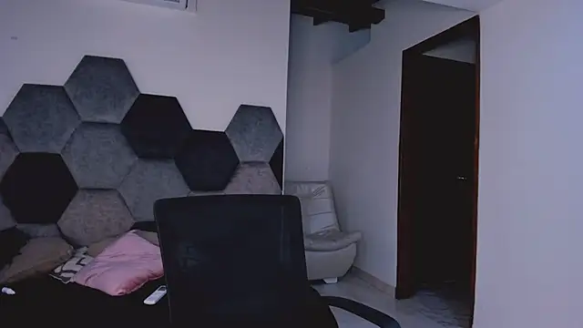 Chat XXX en directo de MikaelaStone