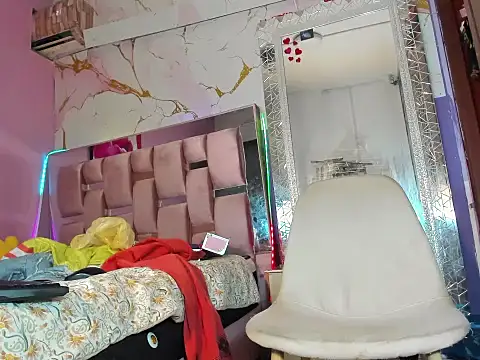 HUGE_BLACKCOCK élő XXX-chatje