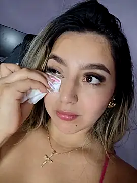 CelesteBlaze_ Adlı Modelin Canlı XXX Sohbeti