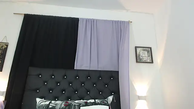 Show de webcam de Mia_Hiills