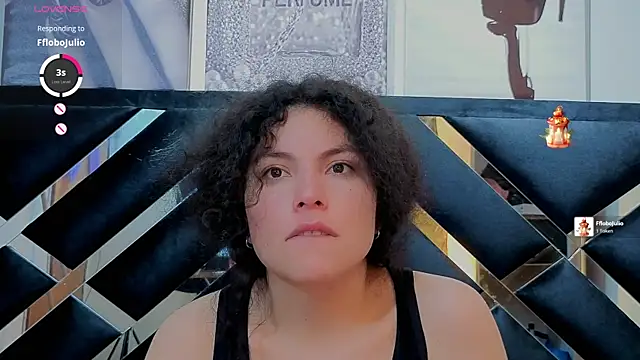 Chat XXX en directo de Zoe-yanin
