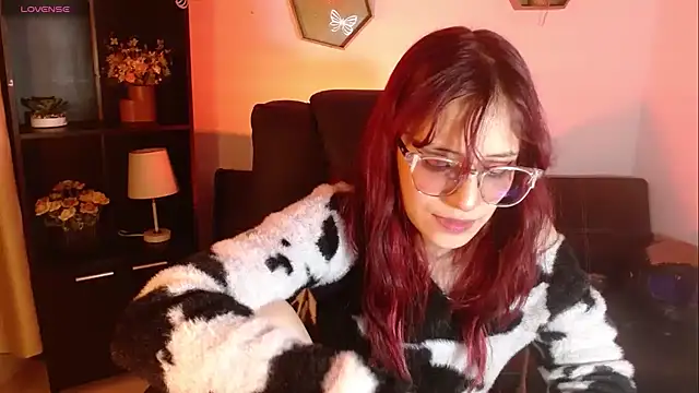 دردشة RedMeloddy الجنسية المباشرة