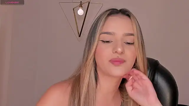 LaurentRosse1 Adlı Modelin Canlı XXX Sohbeti