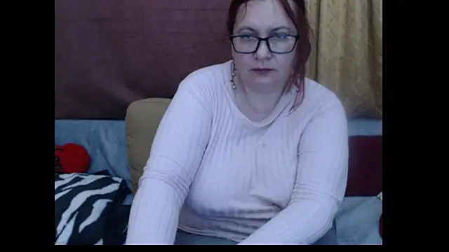 PlayfullMature Chat XXX live