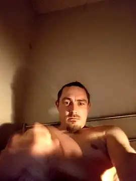 hugeshlong12: διαδικτυακό σόου στην κάμερα