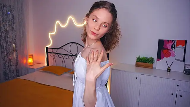 XXX chat uživo modela MyrleKnerr