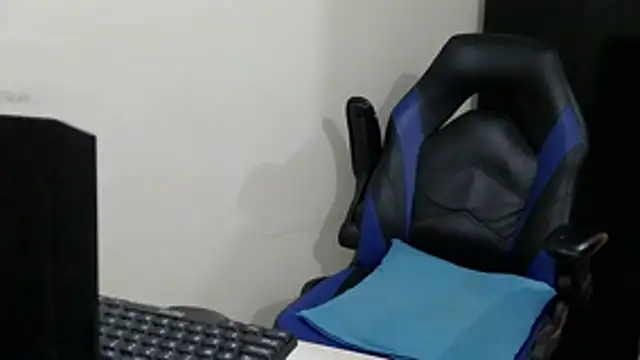 DarkkrasのライブXXXチャット