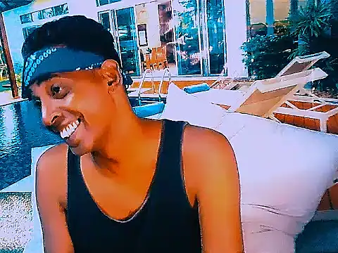 IndianHunk01 Adlı Modelin Web Kamerası Şovu