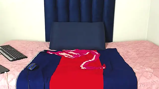 Pinkdollyg's Webcam Show