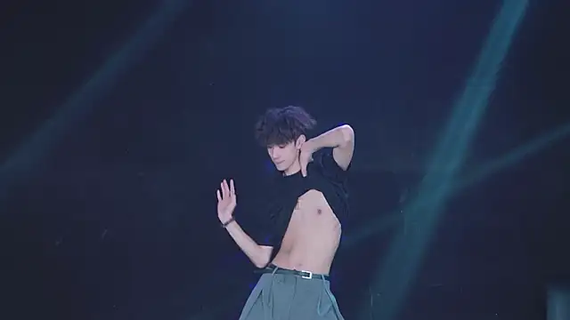 AAA-winner Chat XXX in diretta