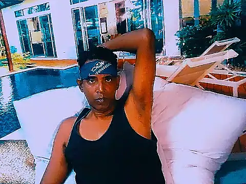 IndianHunk01 webkamerás műsora