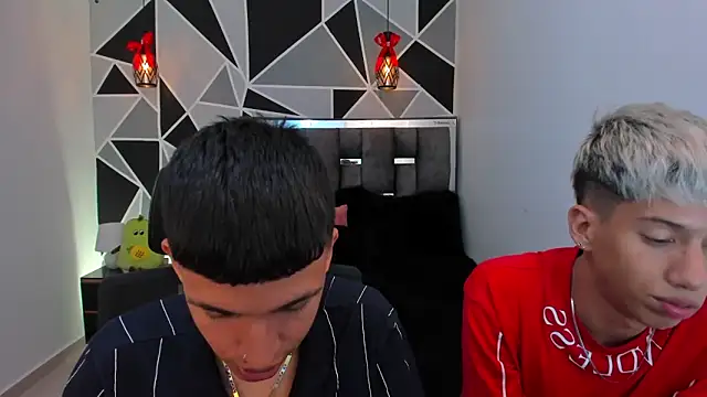 Chat +18 de Juan_Nd_Steven ao vivo