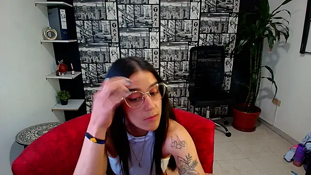 XXX chat uživo modela DanielaMonroe