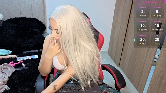 Онлайн чат XXX Malory_Tay11