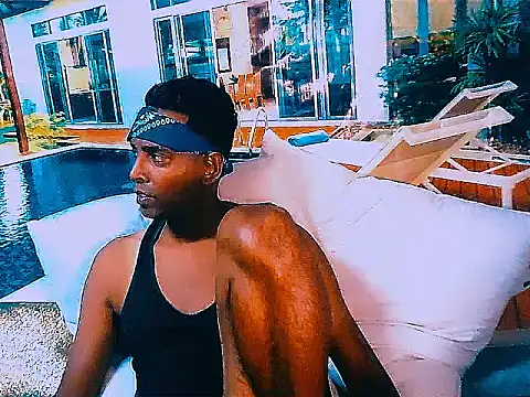 IndianHunk01: απευθείας συνομιλία ΧΧΧ