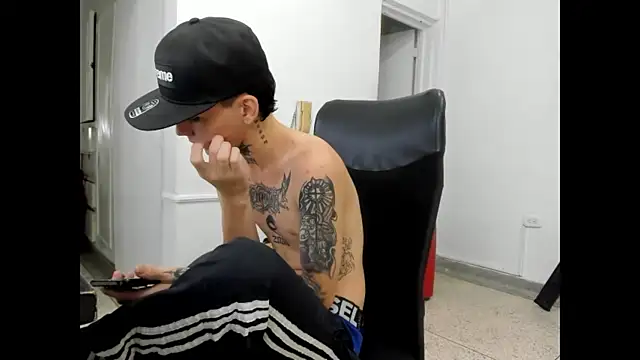 Pokazy przed kamerką – StraightBoy_Nick