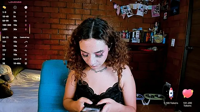 Annycolin_ Chat XXX in diretta