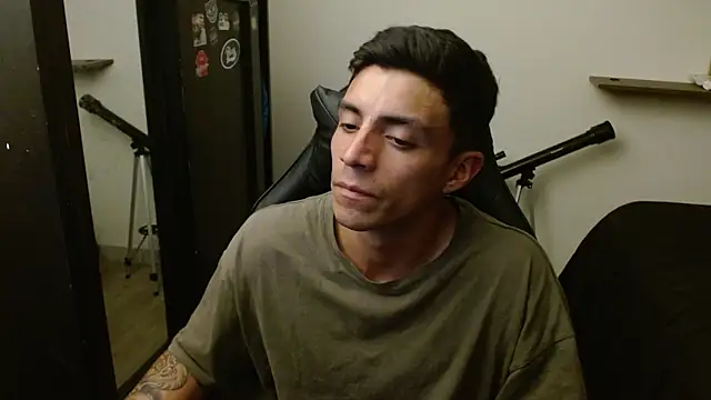 kv___xxx_ Pertunjukan Webcam