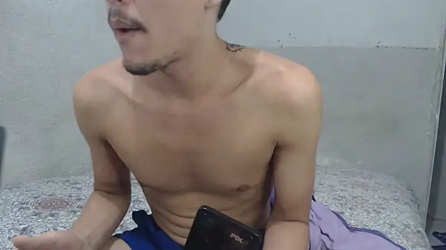 MicaelRian69's Webcam Show