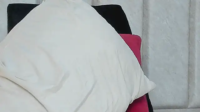 LyraVendrell 即時 XXX 聊天