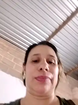 Czat XXX na żywo – MIA-LARIOS