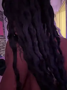 Pokazy przed kamerką – Nyla_xox