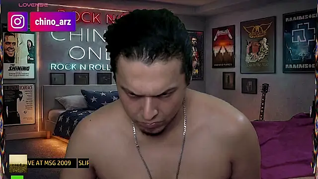 chino_roz Show in webcam
