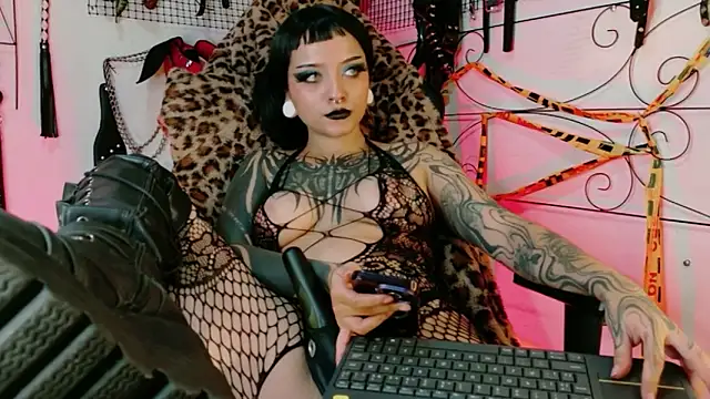 Agatha_BDSM – Kamerová šou