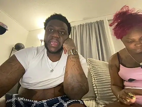 Tattedupdek's Live XXX Chat