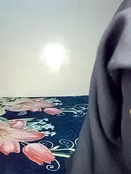 Zouzou_sexy Adlı Modelin Canlı XXX Sohbeti