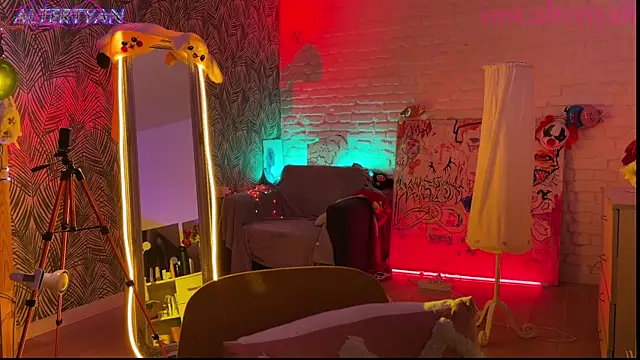 XXX chat uživo modela altertyan