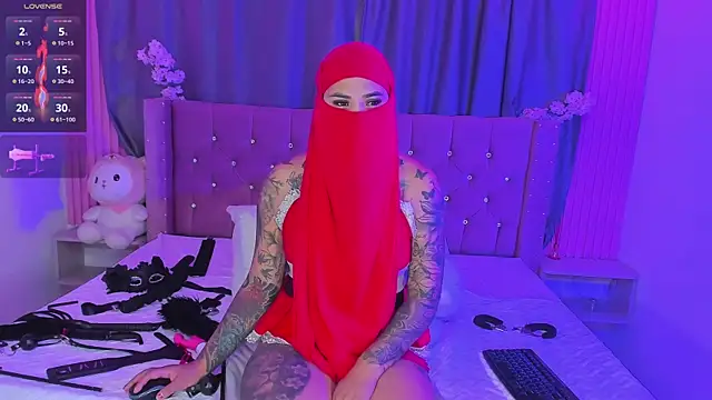 Nayla-Mouna's Webcam Show