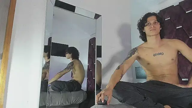 TonyBenedetti Pertunjukan Webcam
