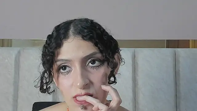 LyraVendrell Chat XXX in diretta