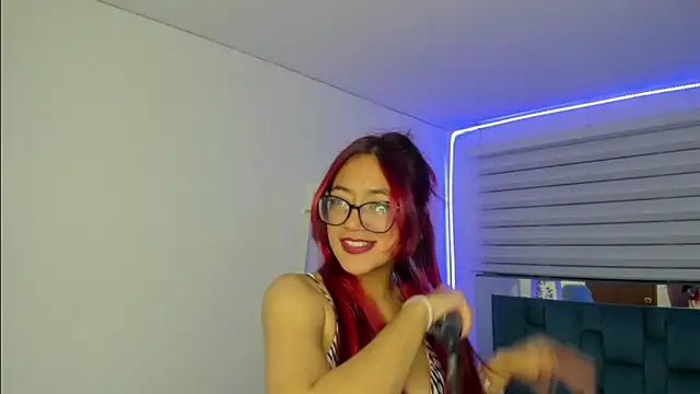 Sara_Red_X Chat XXX live