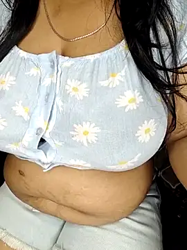 Curvy_PoojaのライブXXXチャット