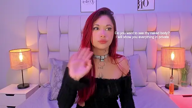 SkinnyFoxy's Live XXX Chat