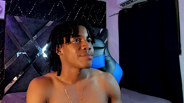 XXX chat uživo modela axel_silva4