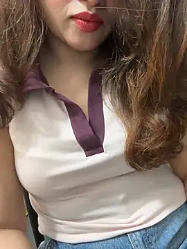 riya_sharma11 Adlı Modelin Canlı XXX Sohbeti