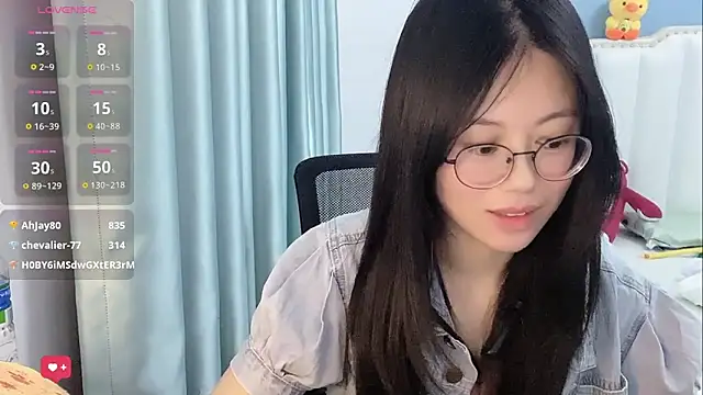 Luna-666 在線直播表演