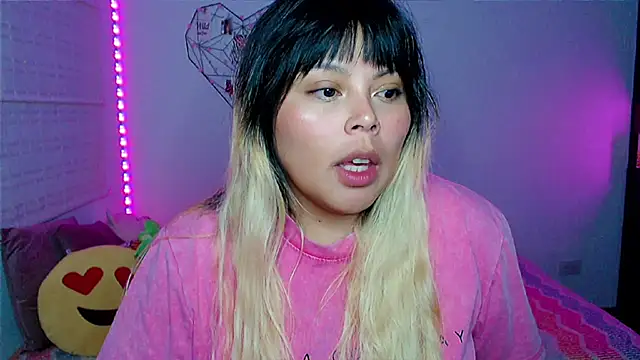 EllieMoonX's Live XXX Chat