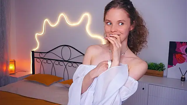 Chat XXX en directo de MyrleKnerr