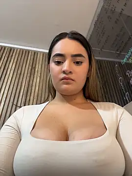 Antonella_Julieta Live XXX-Chat