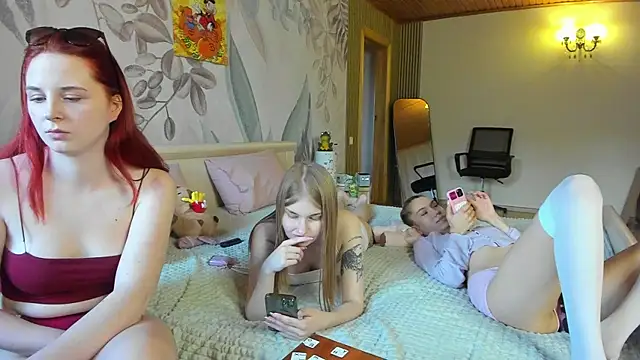 _capybara_0_0's Live XXX Chat