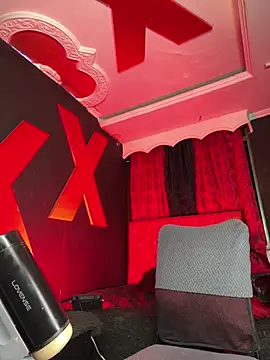 abrilbigcock élő XXX-chatje