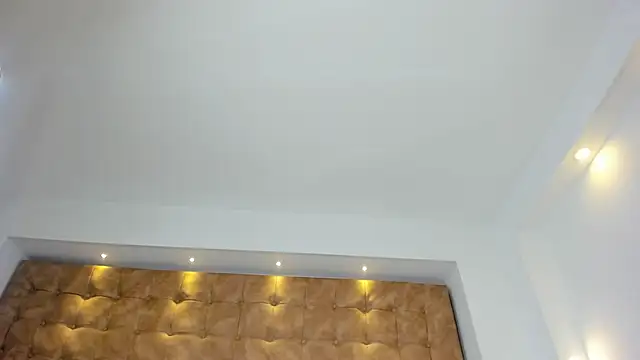 violet_giraldo 现场XXX聊天