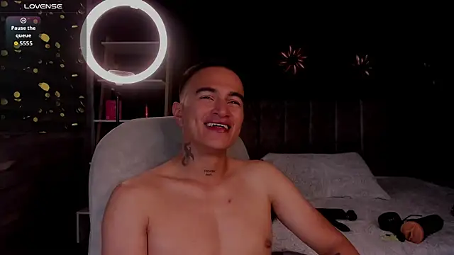 แชท XXX สดของ LiamDeep
