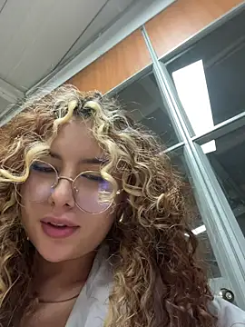 Amber-fire Show Webcam
