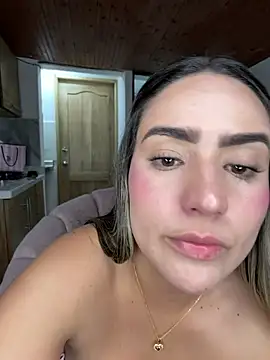 Chat +18 de Miilana_ ao vivo